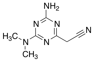 2-[4-amino-6-(dimethylamino)-1,3,5-triazin-2-yl]acetonitrile